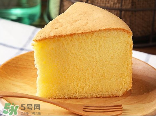 戚風(fēng)蛋糕怎么做才松軟？戚風(fēng)蛋糕怎么切開(kāi)