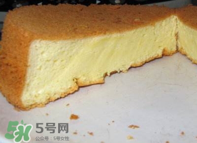 怎么判斷戚風(fēng)蛋糕烤熟了？戚風(fēng)蛋糕沒烤熟怎么辦