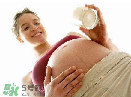 孕婦奶粉里面含葉酸嗎？孕婦奶粉成分有哪些？