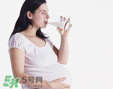 孕婦奶粉里面含葉酸嗎？孕婦奶粉成分有哪些？
