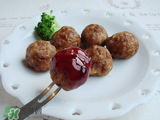 藍(lán)莓和牛肉能一起吃嗎？藍(lán)莓和牛肉會(huì)過(guò)敏嗎？