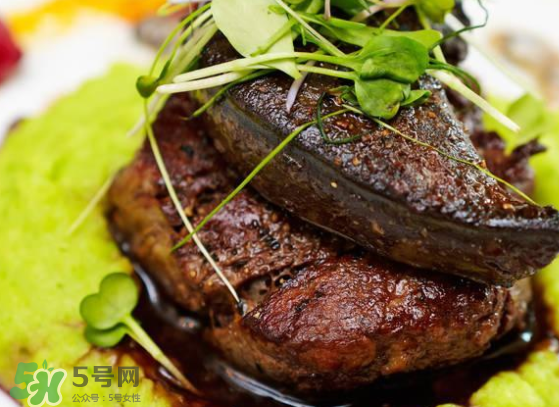 藍(lán)莓和牛肉能一起吃嗎？藍(lán)莓和牛肉會(huì)過(guò)敏嗎？