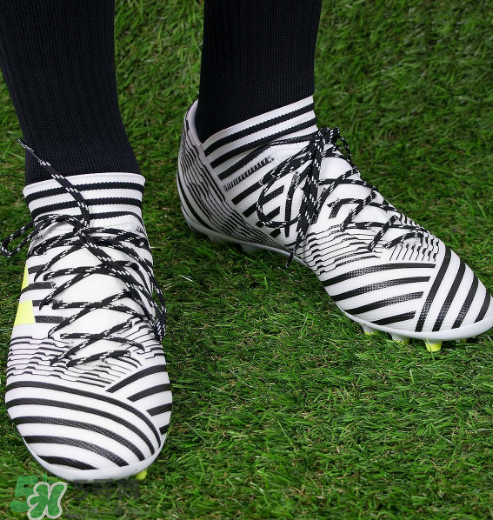 adidas nemeziz 17+怎么樣？阿迪達(dá)斯斑馬足球鞋測評(píng)