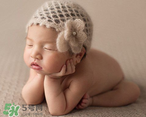 母乳喂養(yǎng)會(huì)胸下垂嗎？母乳喂養(yǎng)胸部下垂怎么辦？