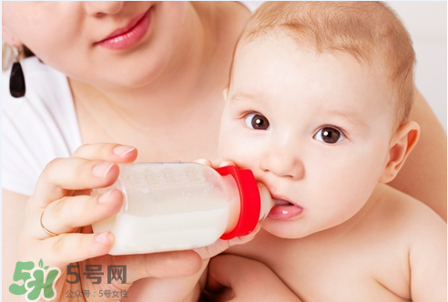八月份可以斷奶嗎？8月份可以斷奶嗎？