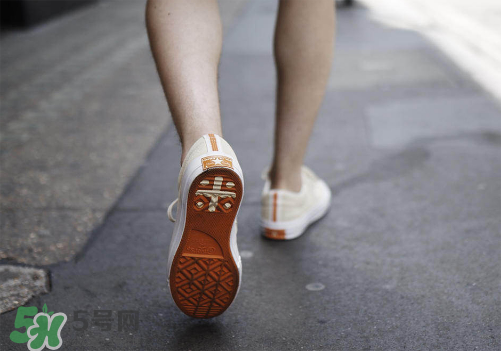 foot patrol與converse匡威聯(lián)名運(yùn)動鞋什么時(shí)候發(fā)售？