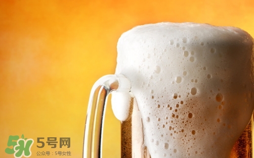 啤酒打開了隔夜還能喝嗎？喝隔夜的啤酒有什么危害？