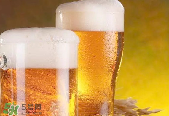 啤酒打開了隔夜還能喝嗎？喝隔夜的啤酒有什么危害？