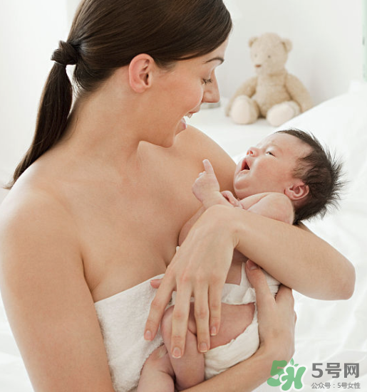新生兒母乳喂養(yǎng)腹瀉需要換奶粉喂嗎？