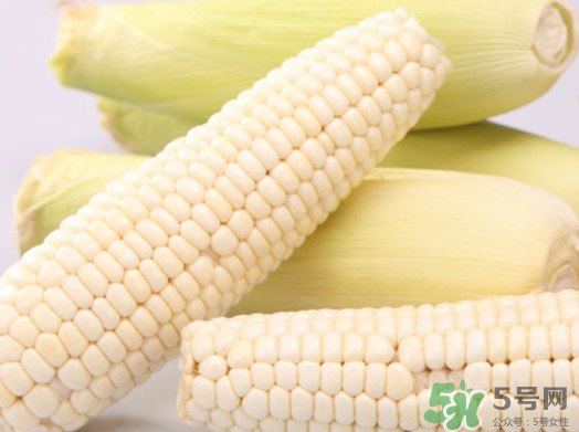 白玉米煮后變黃能吃嗎？白玉米為什么變黃了？