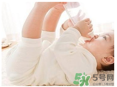 新生兒一月長幾斤正常？新生兒一月長多少厘米？
