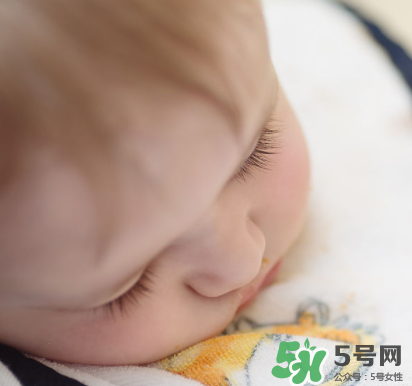 磨牙餅干幾個月寶寶能吃？磨牙餅干幾個月吃？