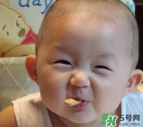 磨牙餅干幾個月寶寶能吃？磨牙餅干幾個月吃？
