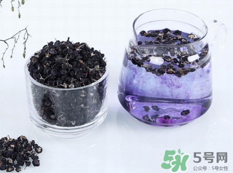 黑枸杞什么時(shí)候喝最好？黑枸杞什么水泡最好