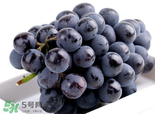 夏黑葡萄皮能吃嗎？夏黑葡萄怎么吃？