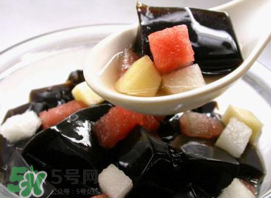 龜苓膏是烏龜做的嗎？龜苓膏是什么做的？