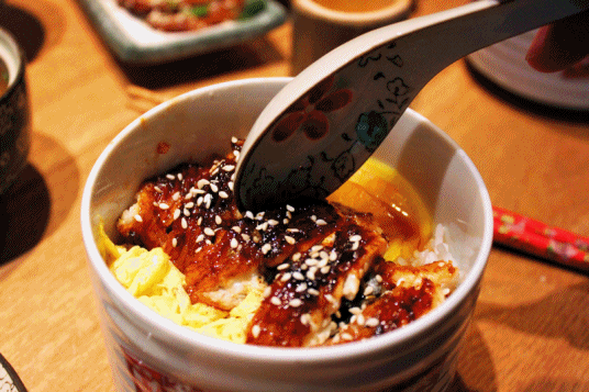鰻魚飯好吃嗎？鰻魚飯有刺嗎？