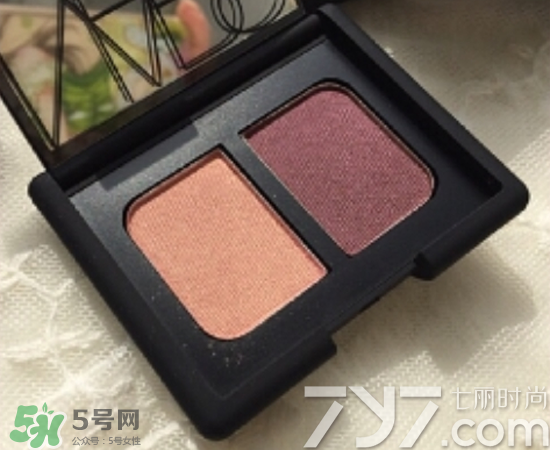 nars吉隆坡眼影怎么畫？nars吉隆坡雙色眼影畫法圖解