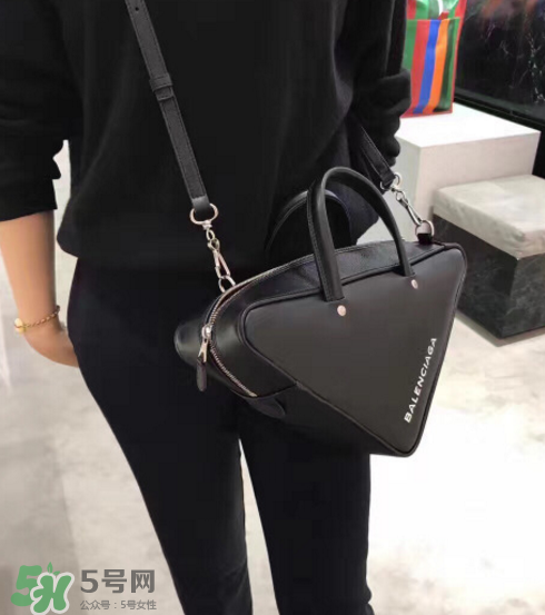 balenciaga三角包尺寸多大？巴黎世家三角形包包尺寸介紹
