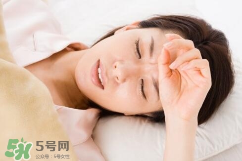 孕婦打噴嚏會嚇著寶寶嗎？孕婦打噴嚏對胎兒有影響嗎？