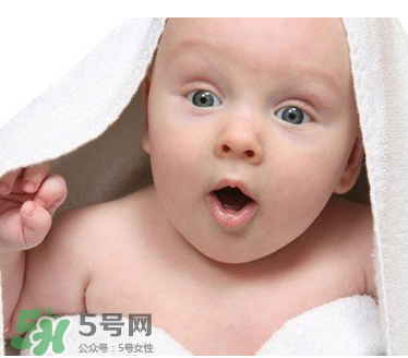 嬰兒吐奶和奶粉有關(guān)系嗎？嬰兒吐奶需要換奶粉嗎？