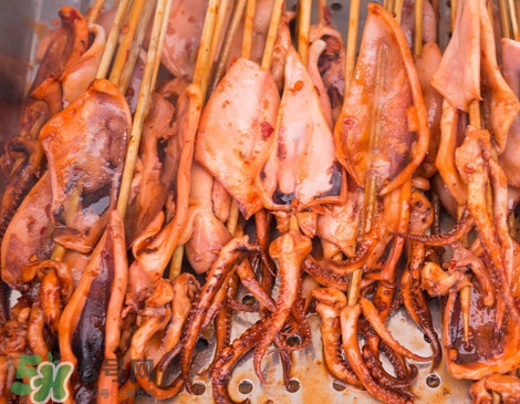 鐵板魷魚(yú)一串成本多少？魷魚(yú)怎么做好吃