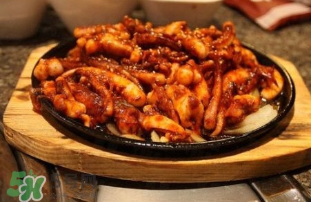 鐵板魷魚怎么做好吃？鐵板魷魚使用了什么香料