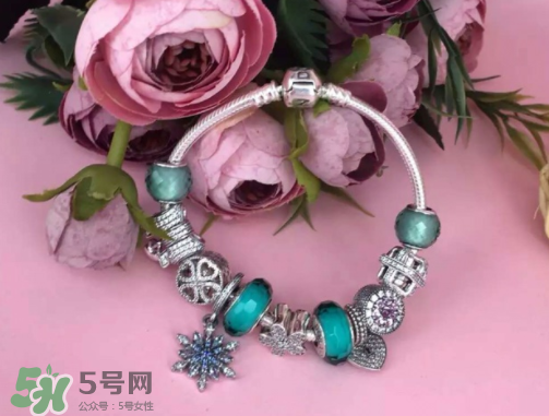 潘多拉手鏈好還是手鐲好？pandora手鏈和手鐲哪個比較好看？