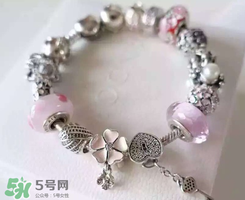 潘多拉手鏈好還是手鐲好？pandora手鏈和手鐲哪個比較好看？