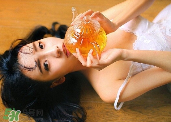 三伏貼能治宮寒嗎？三伏貼治療宮寒貼哪里哪個(gè)穴位？