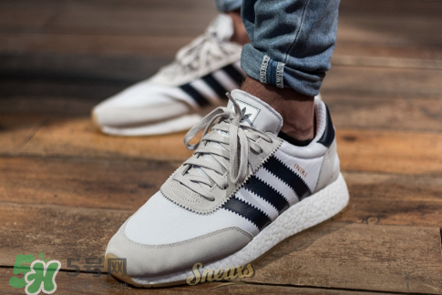 adidas iniki runner上腳效果怎么樣？阿迪達(dá)斯復(fù)古跑鞋好看嗎？