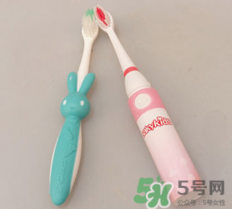兒童電動(dòng)牙刷聲波的好還是旋轉(zhuǎn)的好？?jī)和妱?dòng)牙刷怎么選？