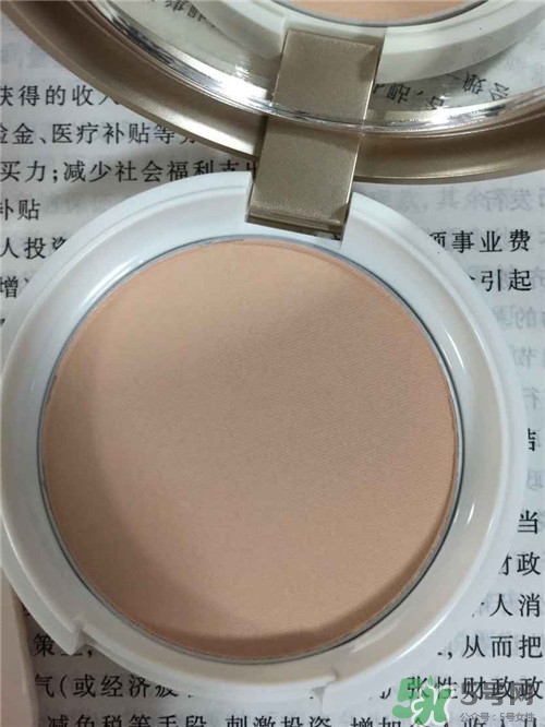 cezanne倩麗蜜粉餅怎么樣？倩麗粉餅色號試色