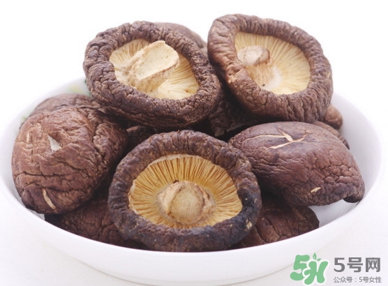 買香菇怎么挑選？干香菇怎么挑選？