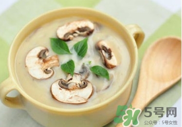 牛奶燉香菇可以治鼻炎嗎？牛奶燉香菇吃了有什么作用？