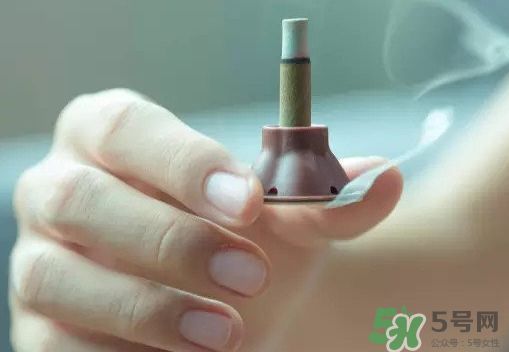 艾艾貼可以貼肚臍眼嗎？艾艾貼貼肚臍有什么作用？