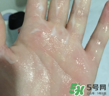 eve女性護(hù)理液粉色瓶和藍(lán)色瓶有什么區(qū)別？