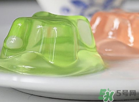 吉利丁片用冷水泡多久？吉利丁片做果凍的比例