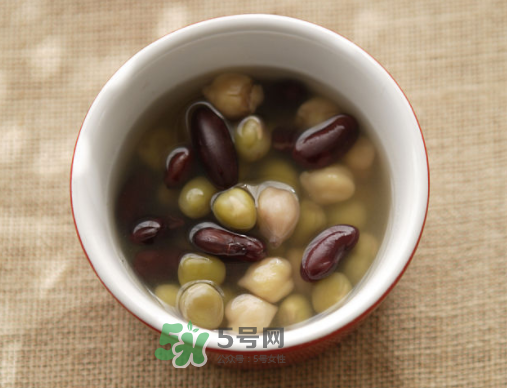 三伏天可以喝綠豆湯嗎？三伏天是喝綠豆湯還是喝生姜水？