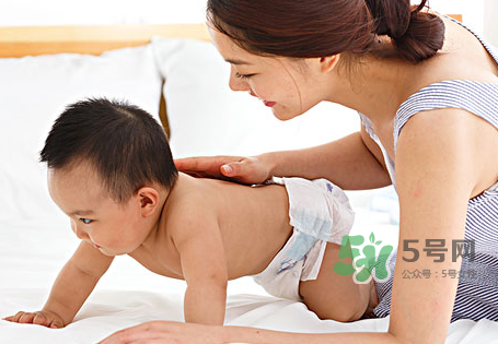 剖腹產(chǎn)后催乳按摩方法 剖腹產(chǎn)怎么催乳好？