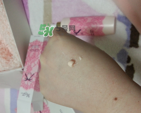 曼妮芬玫瑰身體乳怎么樣？曼妮芬玫瑰絲柔身體乳好用嗎？