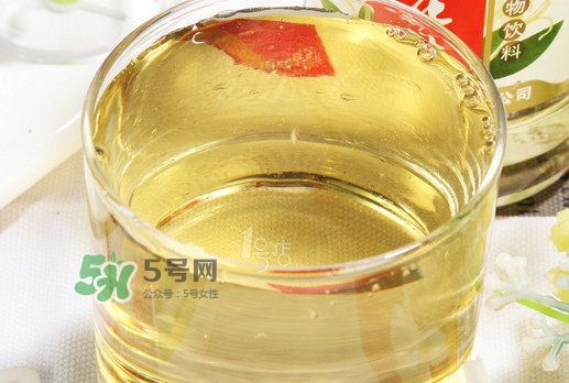 金銀花露是飲料嗎？金銀花露是飲料還是藥？