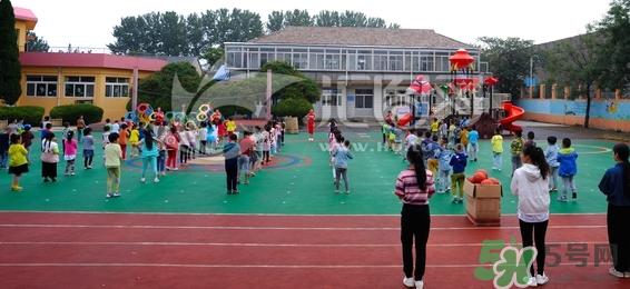 寶寶不去幼兒園怎么辦？寶寶不去幼兒園哭鬧怎么勸導(dǎo)？