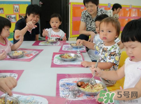 寶寶不去幼兒園可以嗎？寶寶可以不上幼兒園嗎？