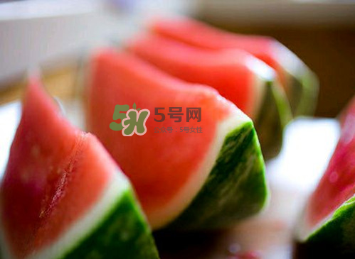 三伏天坐月子可以吃西瓜嗎？三伏天坐月子吃西瓜好嗎？