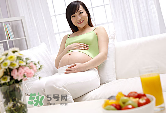 孕婦腳腫了是缺什么？孕婦腳腫了需要補(bǔ)充什么營(yíng)養(yǎng)嗎？