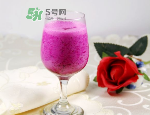 紅心火龍果能和酸奶一起吃嗎？紅心火龍果和酸奶榨汁好嗎？