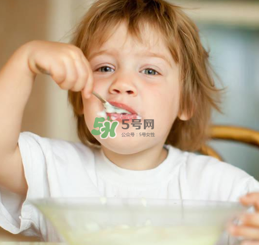 寶寶沒(méi)長(zhǎng)牙吃什么輔食？寶寶沒(méi)長(zhǎng)牙吃什么好？