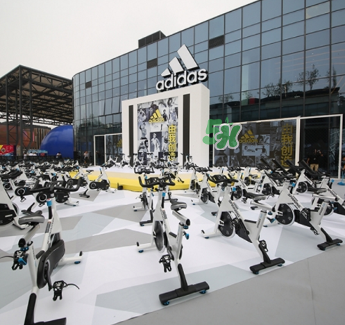 adidas阿迪達(dá)斯運(yùn)動(dòng)體驗(yàn)迷你品牌中心是干什么的？
