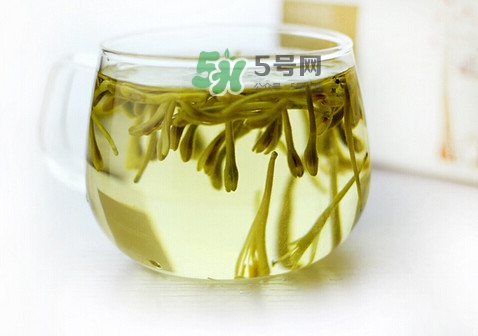 金銀花茶苦嗎？喝金銀花茶需要注意什么
